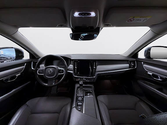 Volvo V90 Cross Country 10 of 17
