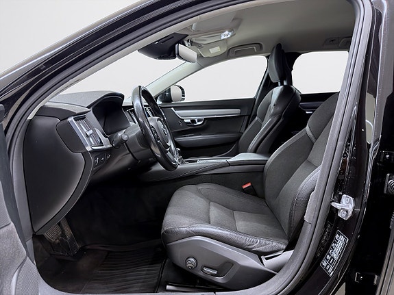 Volvo V90 Cross Country 7 of 17