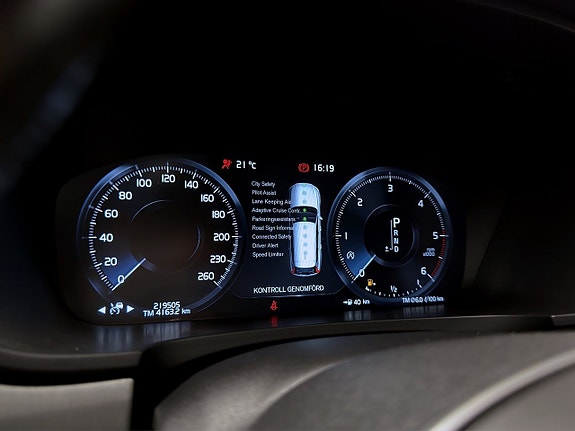Volvo V90 Cross Country 11 of 17
