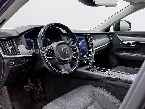 Volvo V90 Cross Country 8 of 17