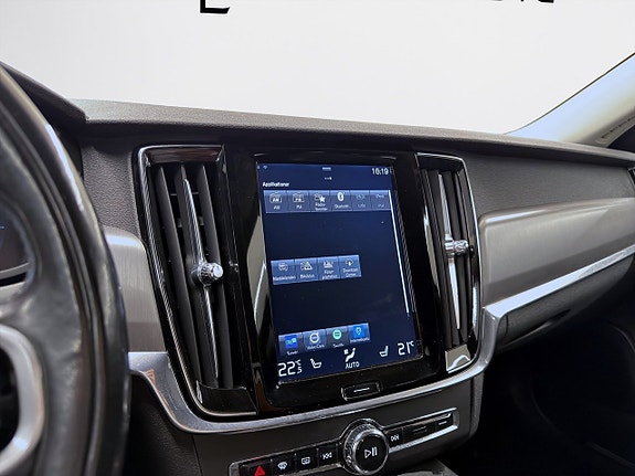 Volvo V90 Cross Country 12 of 17