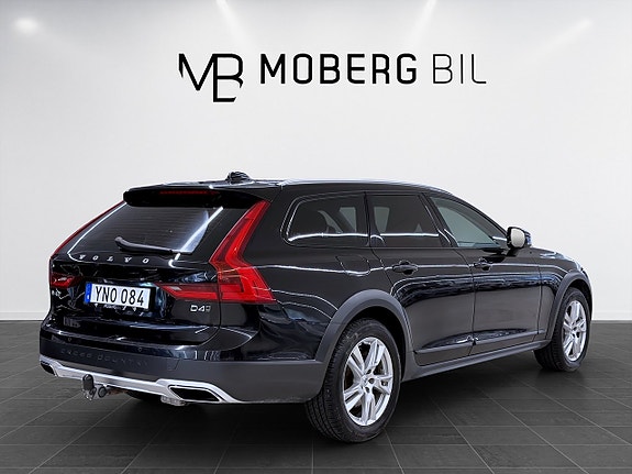 Volvo V90 Cross Country 4 of 17