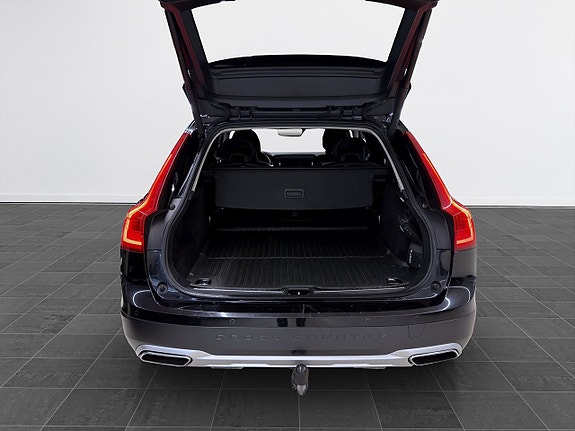Volvo V90 Cross Country 15 of 17