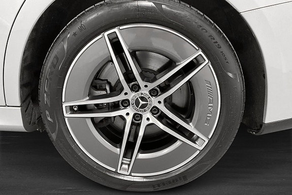Mercedes-Benz E300 12 of 18