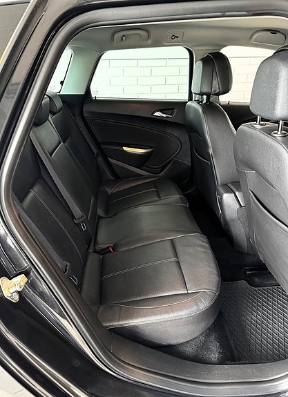 Opel Astra 10 of 14