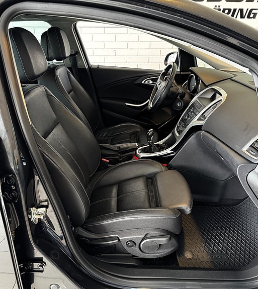 Opel Astra 9 of 14