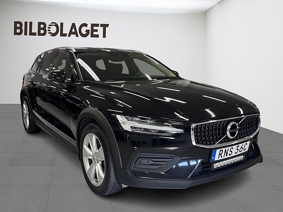 Volvo V60 Cross Country 5 of 12