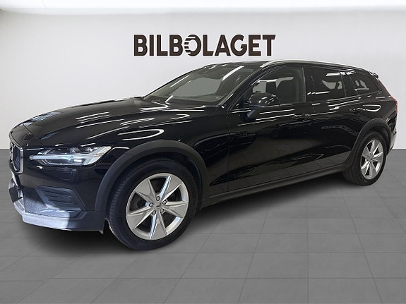 Volvo V60 Cross Country 2 of 12