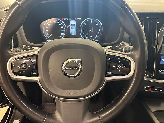 Volvo V60 Cross Country 9 of 12