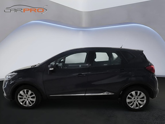 Renault Captur 2 of 12