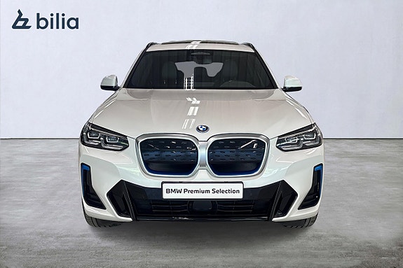 BMW iX3 5 of 19