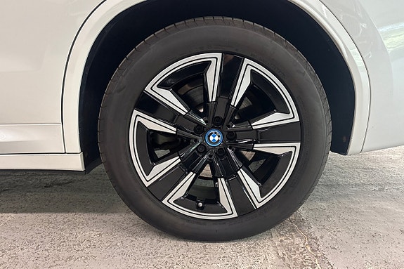 BMW iX3 16 of 19