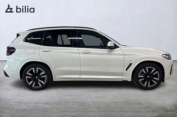 BMW iX3 17 of 19