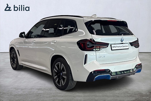 BMW iX3 2 of 19