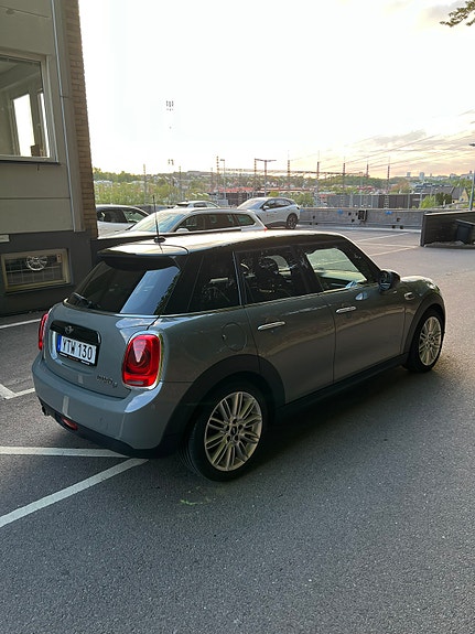 MINI Cooper 4 of 8