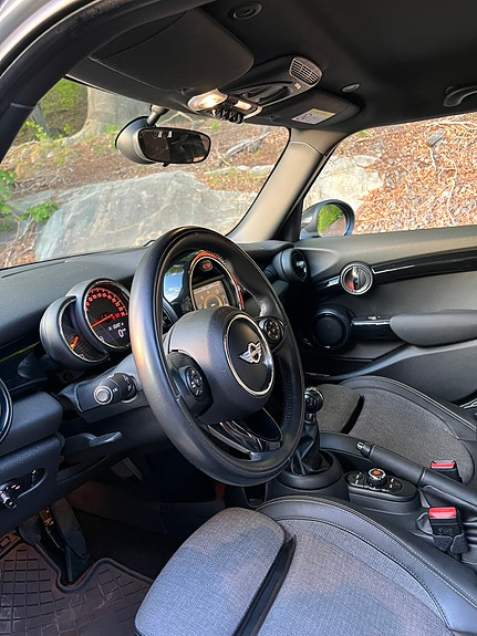 MINI Cooper 7 of 8