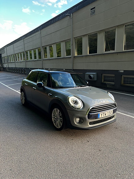 MINI Cooper 5 of 8