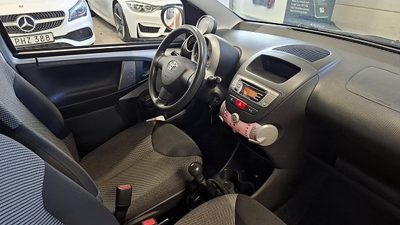 Toyota Aygo 11 of 19