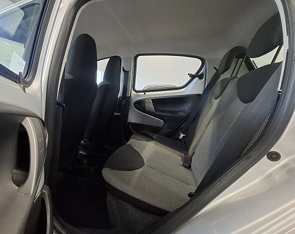 Toyota Aygo 14 of 19