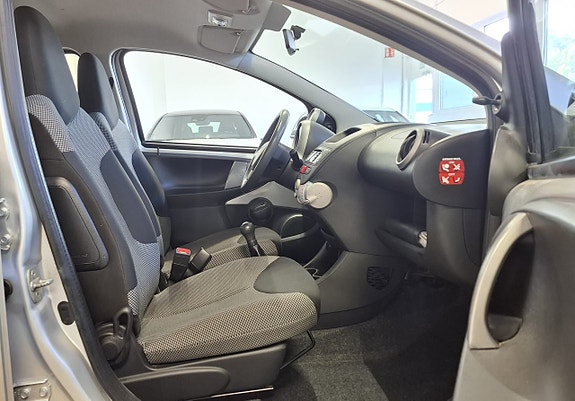 Toyota Aygo 12 of 19