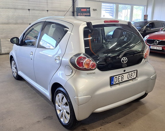 Toyota Aygo 5 of 19