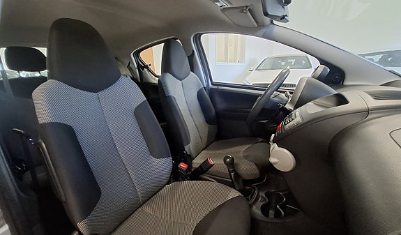 Toyota Aygo 13 of 19