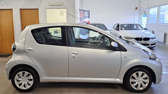 Toyota Aygo 8 of 19