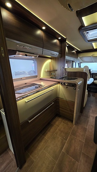 Bürstner Elegans i 810 Långbädd Alde AC Läder 6 of 27