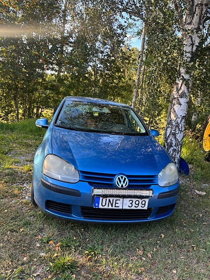Volkswagen Golf V 2 of 3