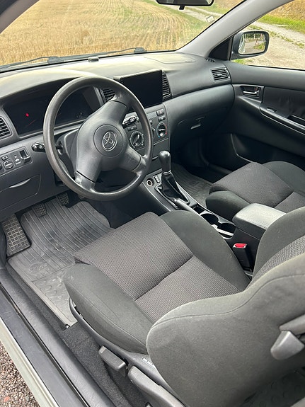 Toyota Corolla 4 of 6