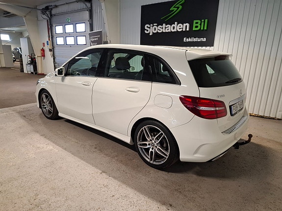 Mercedes-Benz B180 5 of 15