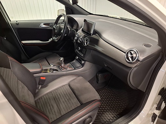 Mercedes-Benz B180 14 of 15