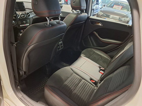 Mercedes-Benz B180 12 of 15