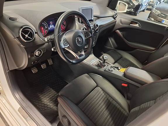 Mercedes-Benz B180 11 of 15