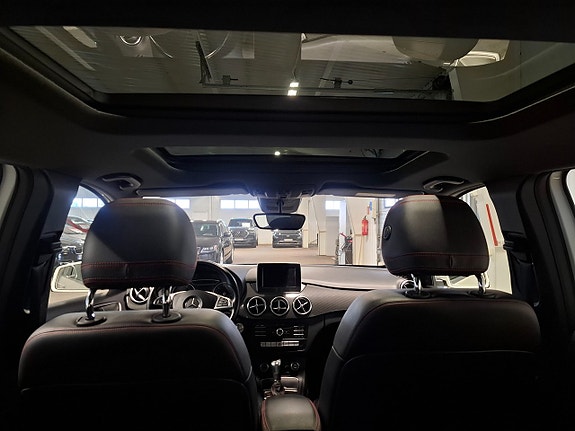 Mercedes-Benz B180 15 of 15