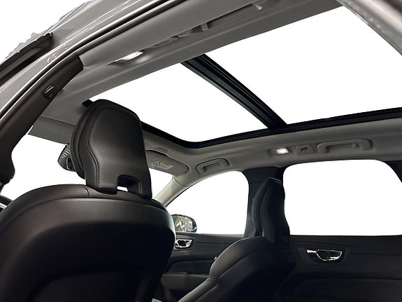 Volvo XC60 10 of 23