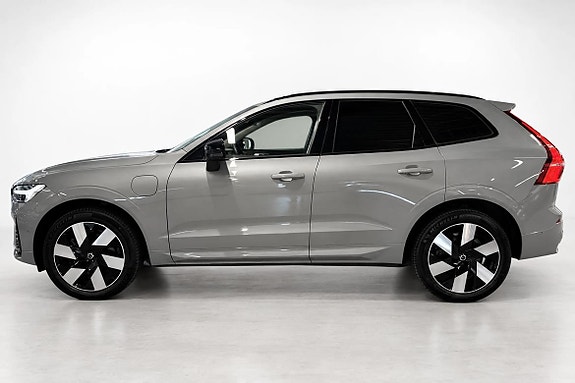 Volvo XC60 2 of 23