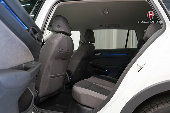 Volkswagen Golf Alltrack 10 of 23