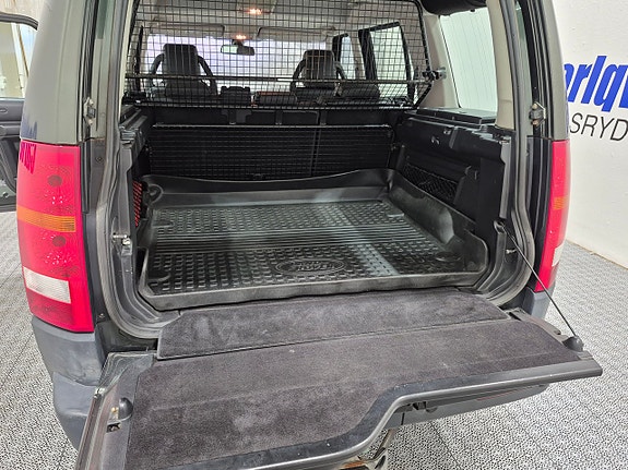 Land Rover Discovery 10 of 10