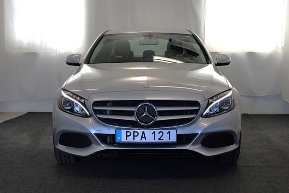 Mercedes-Benz C180 3 of 26