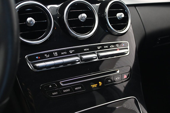 Mercedes-Benz C180 23 of 26