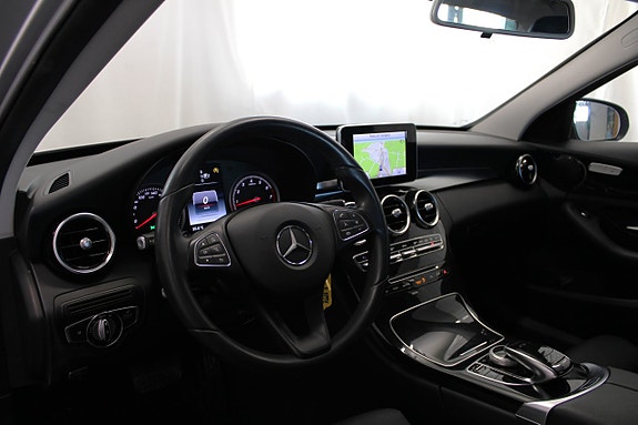 Mercedes-Benz C180 8 of 26