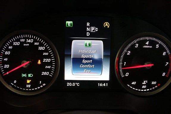 Mercedes-Benz C180 21 of 26