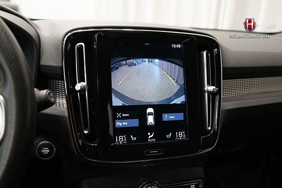 Volvo XC40 16 of 25