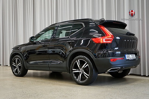 Volvo XC40 4 of 25
