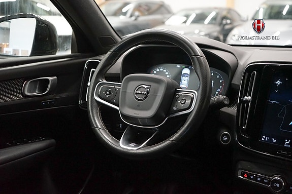 Volvo XC40 14 of 25