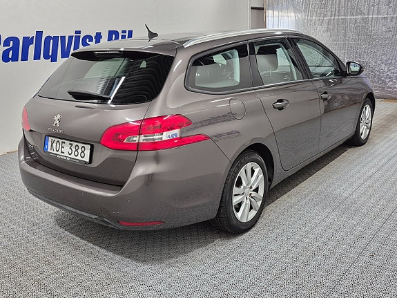 Peugeot 308 4 of 8