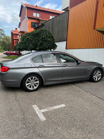 BMW 520d 2 of 18