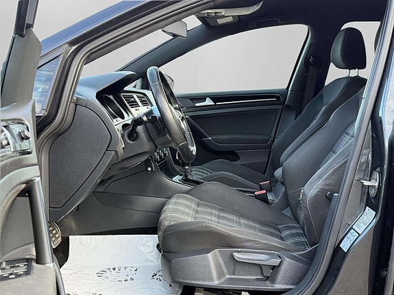 Volkswagen Golf I 13 of 24