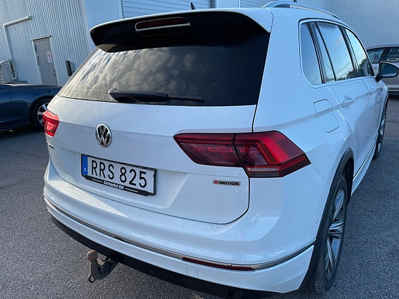 Volkswagen Tiguan 4 of 5